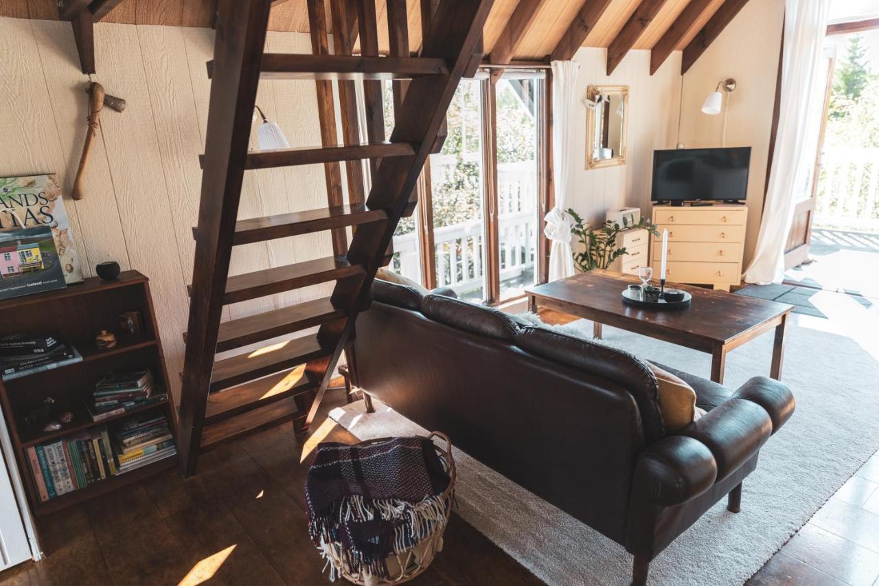 Bjoerk - A Cozy Hilltop Cottage - Great Location! Blaskogabyggd Extérieur photo