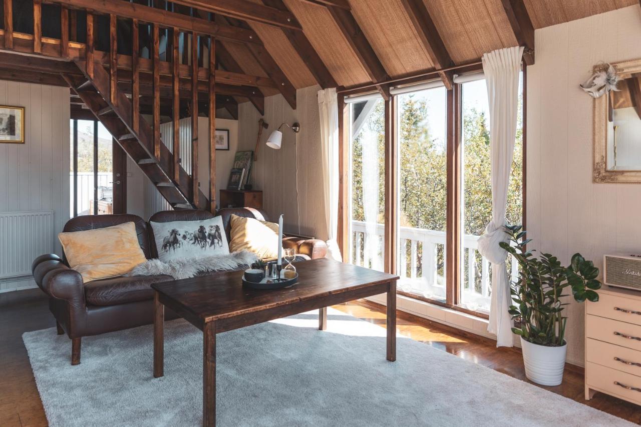 Bjoerk - A Cozy Hilltop Cottage - Great Location! Blaskogabyggd Extérieur photo